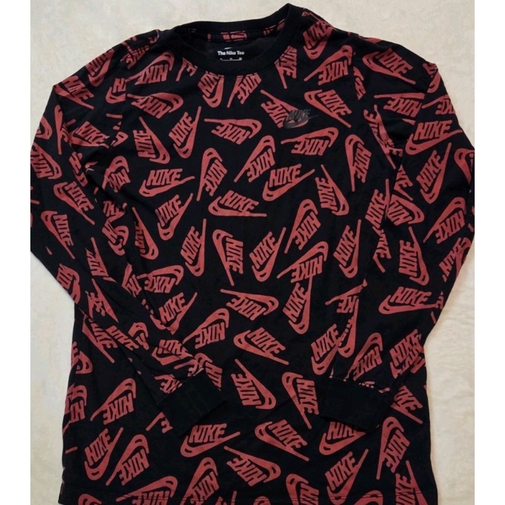 NIKE YOUTH BOYS LONG SLEEVE PULLOVER T SHIRT ALL OVER PRINT SIZE XL - Picture 2 of 5